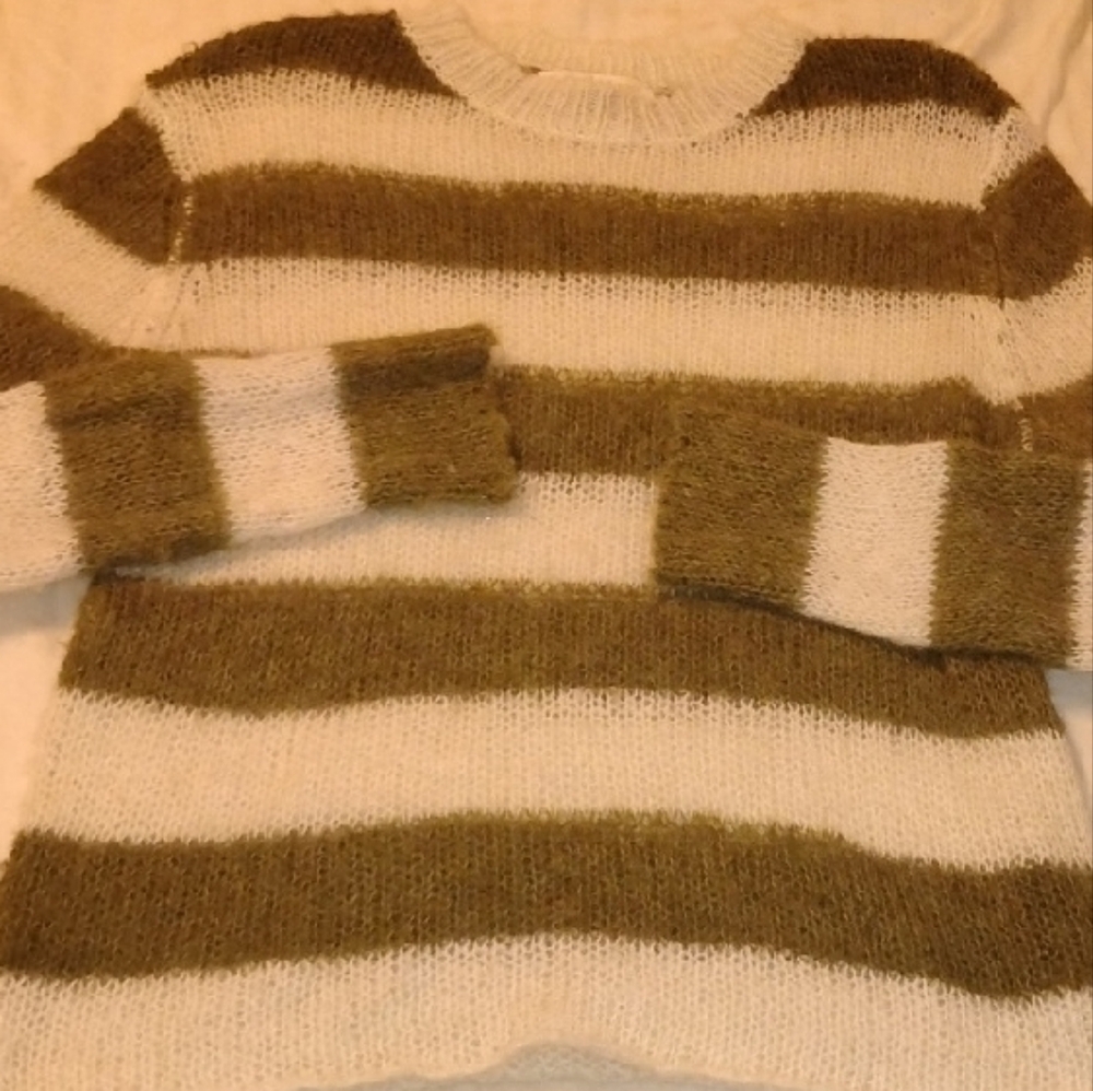 Kohl's Striped Cream and Medium-Olive Green Sweater Women's Large